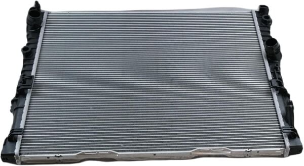 Bmw 7 Serisi G11 Su Radyatörü 730i 2017-2023 BEHR 17118743664